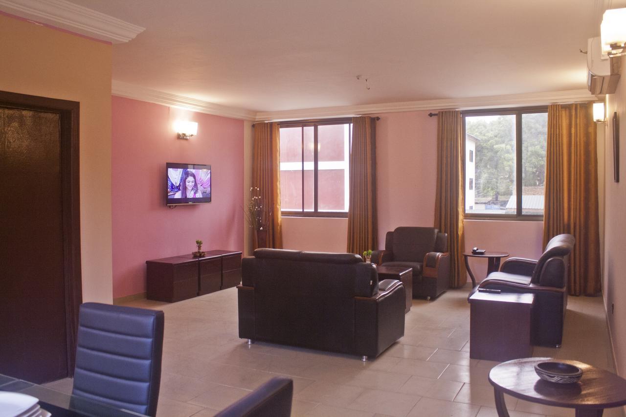 Consir Executive Lodge Аккра Екстер'єр фото
